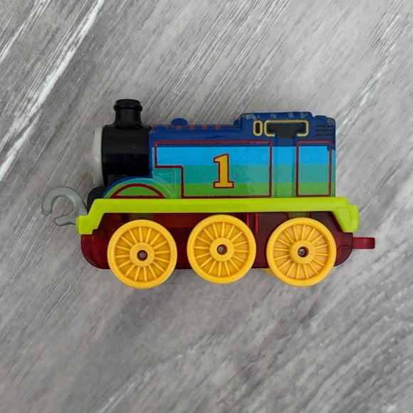 Thomas & Friends Rainbow Thomas - Picture 7 of 8